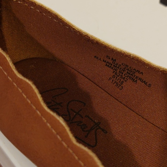 City Streets flats. Two pair. Size 5. - Picture 4 of 7